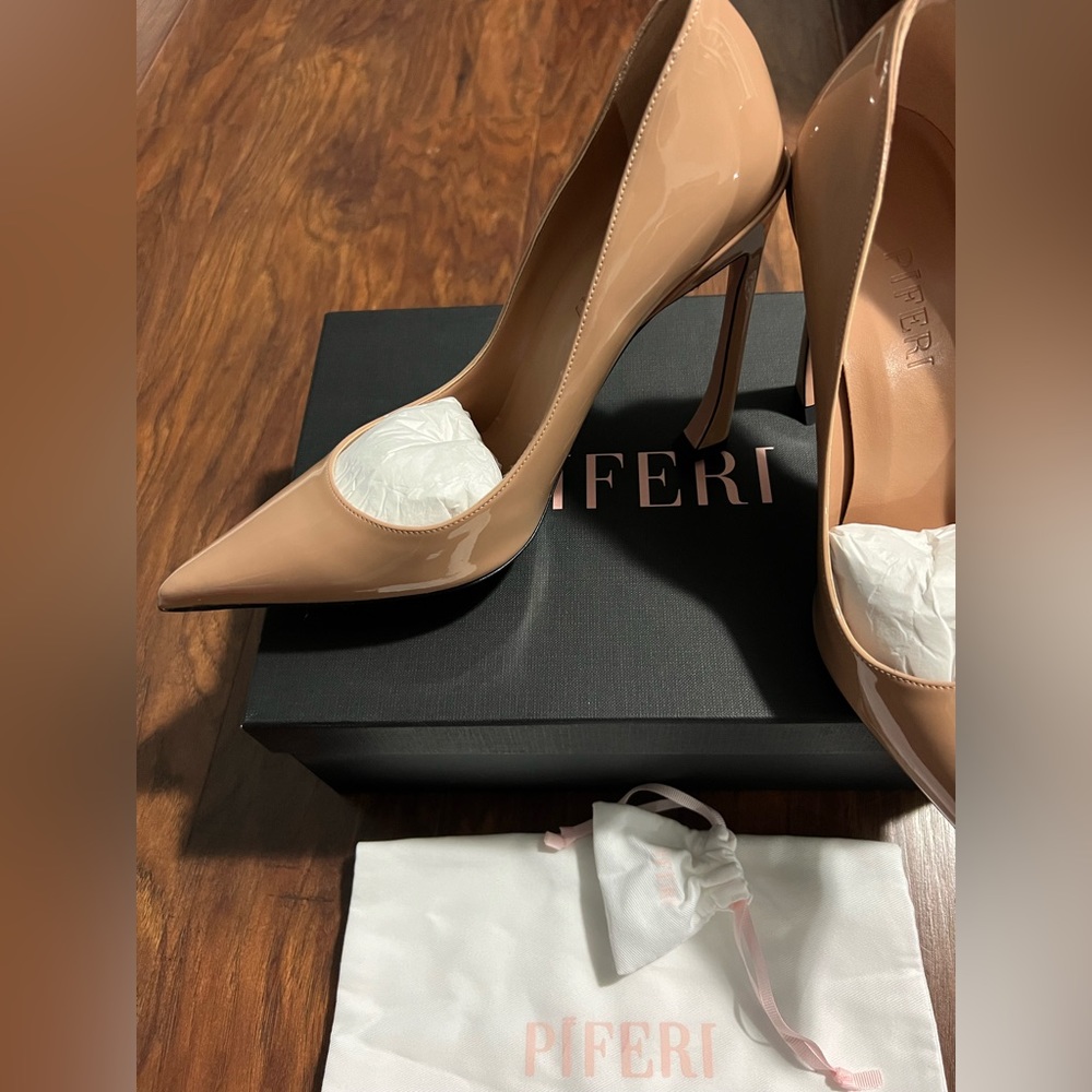 PĪFERI CARAMEL HEELS - Picture 2 of 6